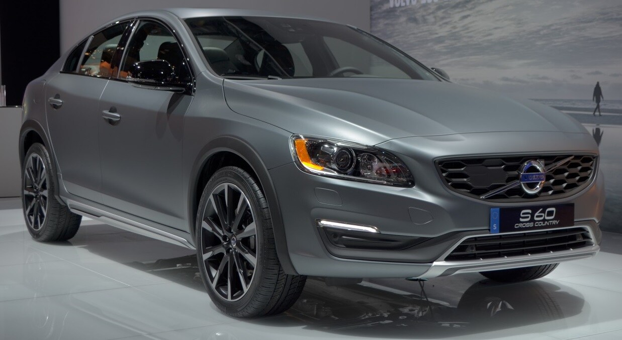 detroit1-2015-autonation-volvo-s60-cross-country.jpg