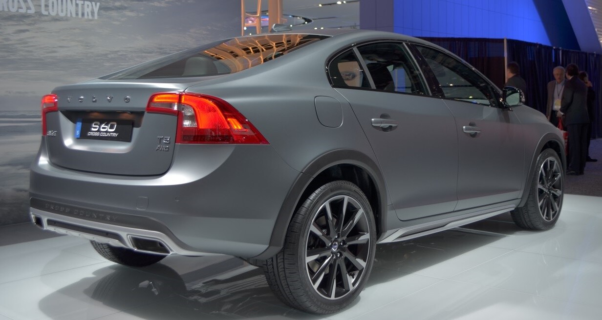 detroit2-2015-autonation-volvo-s60-cross-country.jpg