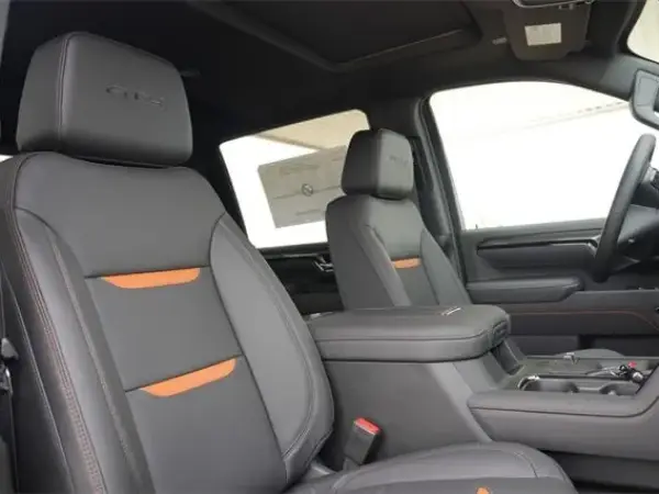 Sierra 2500 Interior