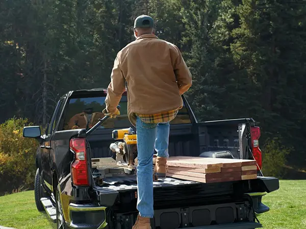 2025 Chevrolet Silverado 1500 tailgate