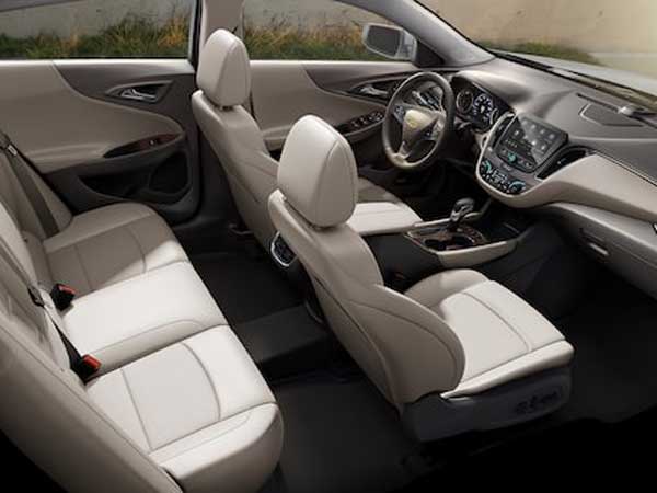 2025 Malibu interior