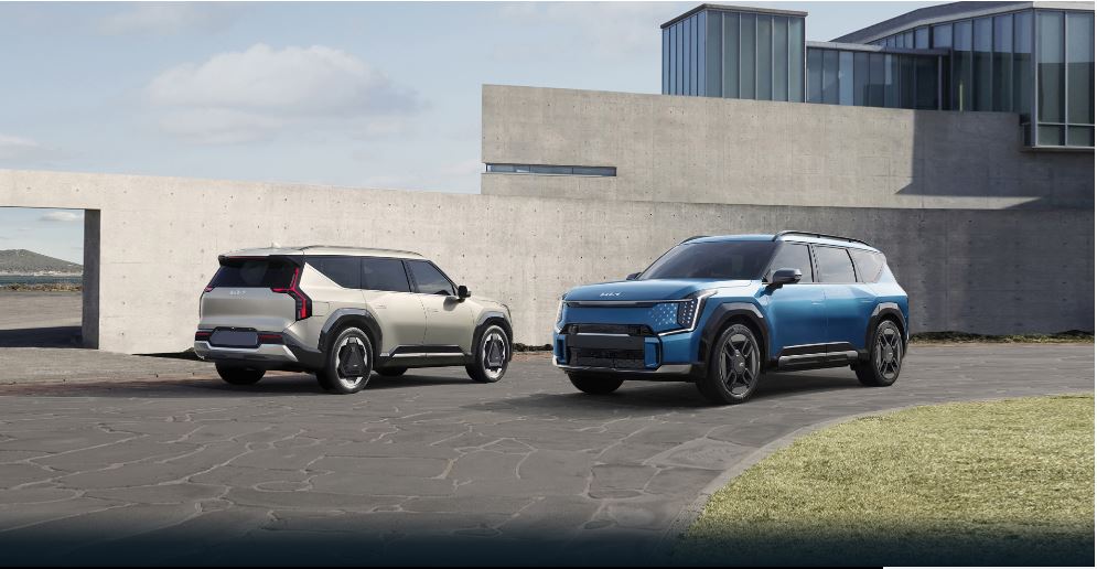 2024 Kia EV9 dual vehicles.JPG pre-order your 2024 kia EV9 now