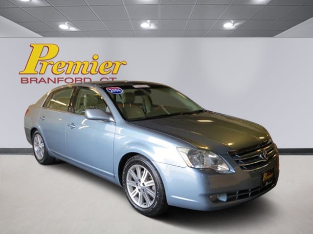 2006 Toyota Avalon.jpg