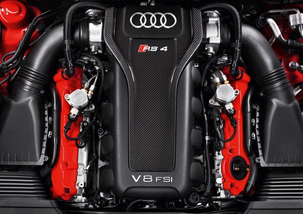 Audi RS 4 Avant engine