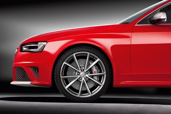 Audi RS 4 Avant wheel