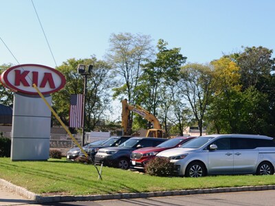 Prestige Kia Dealership Sign