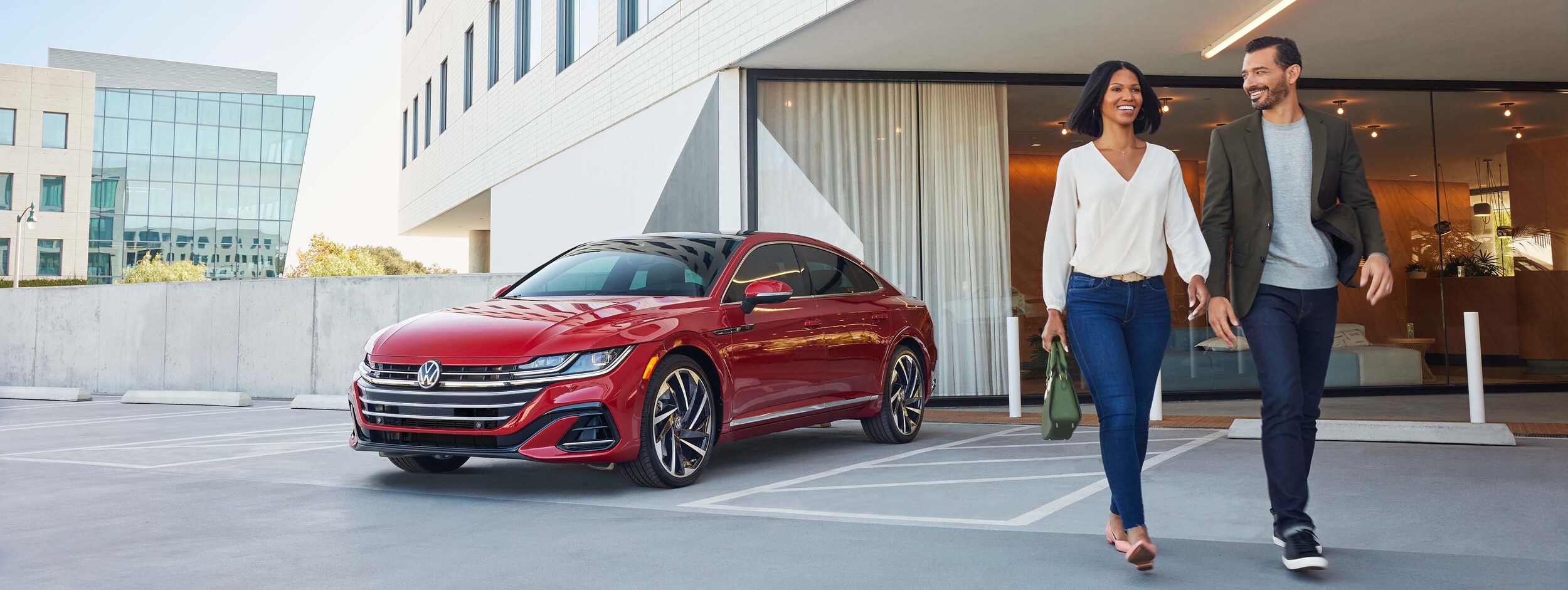 MY23 Arteon SEL Premium R-Line 4MOTION Kings Red Metallic- Lifestyle - Front 3_4.jpg