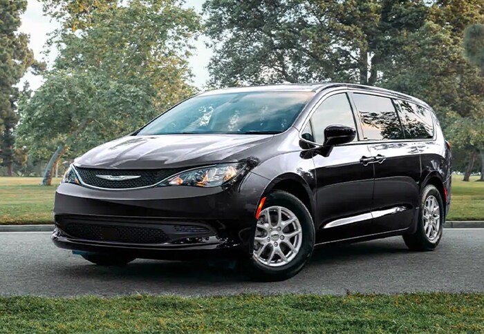 2021-Chrysler-Voyager-2_07.jpg
