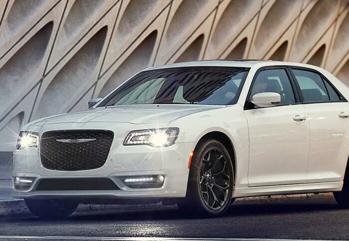 2021-Chrysler-300_11.jpg