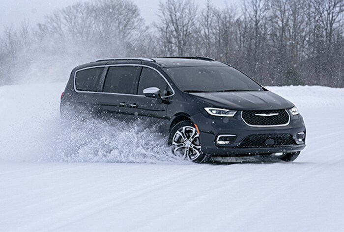2021-Chrysler-Voyager-2_23.jpg