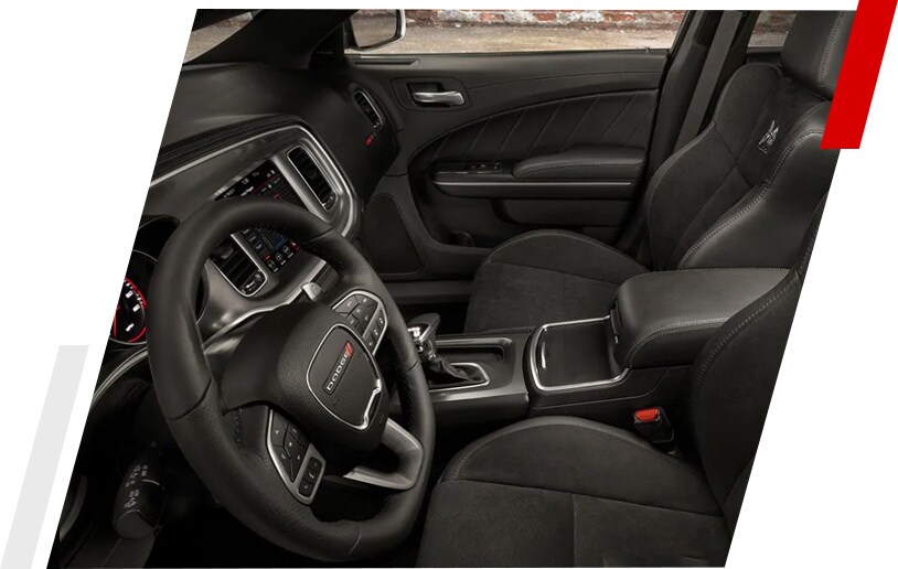 2021-Dodge-Charger_09.jpg