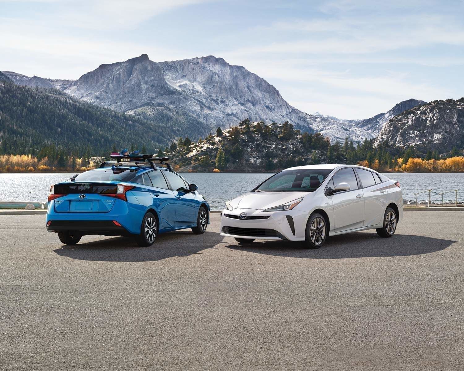 toyota-2021-prius-electric-storm-blue-super-white-gallery-l.jpeg