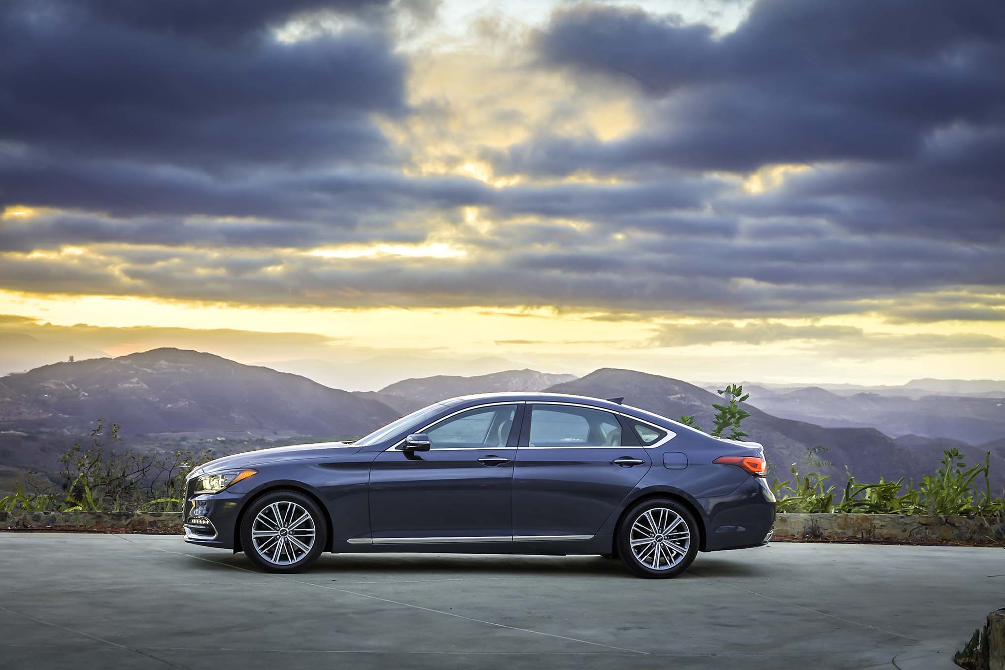 Top 5 Reasons to Buy a Genesis In Downers Grove, IL