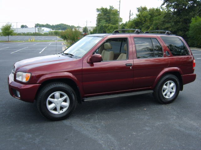 2001 Nissan Pathfinder LE
