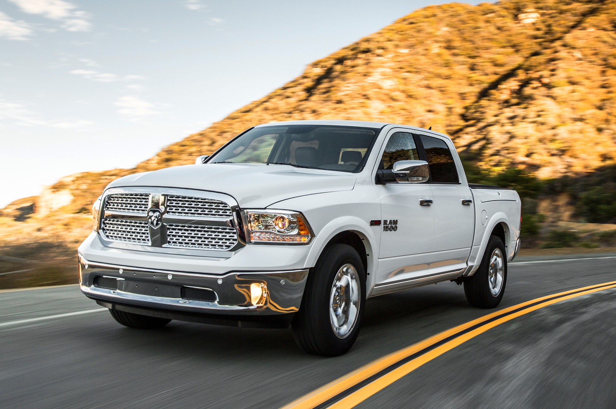 2014-ram-1500-laramie-ecodiesel-in-motion.jpg