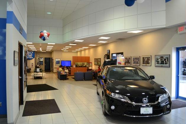 park-honda-customer-waiting
