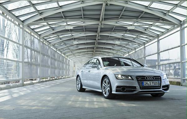 2013 S7 front three-quarter view - 9