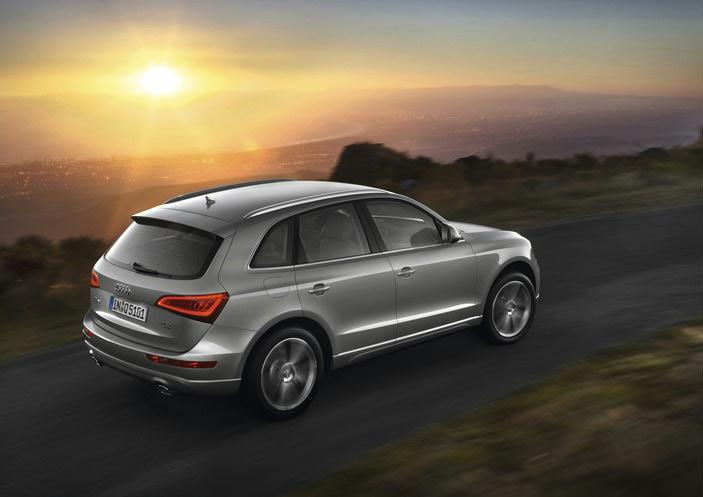 2013 Audi Q5 - Rear Three Quarter View - 4