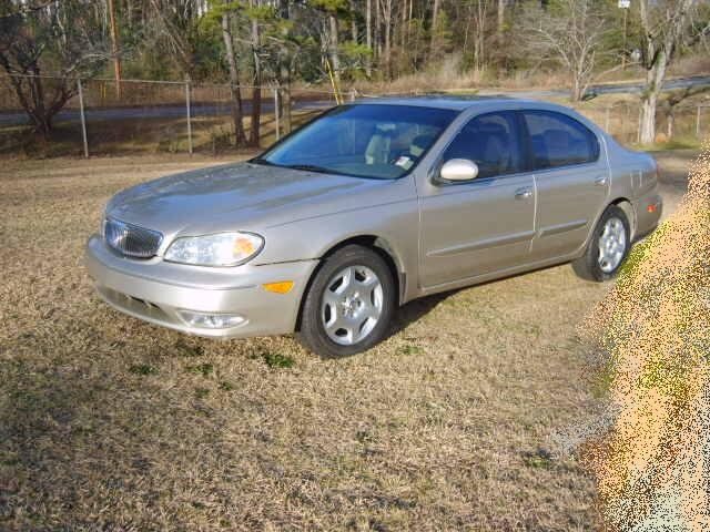 2000 Infiniti I30 Luxury