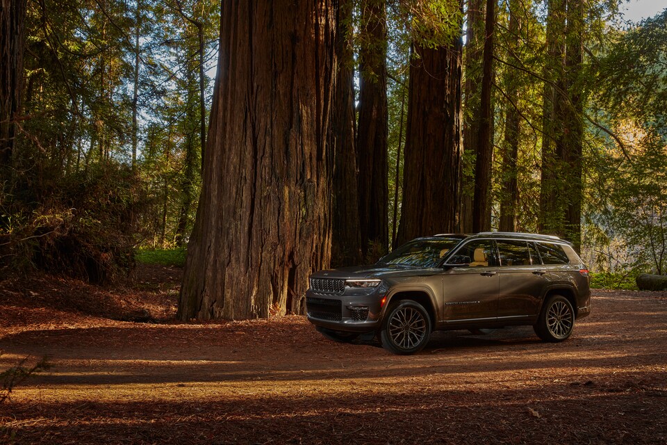 2021-Jeep-GrandCherokeeL-Summit