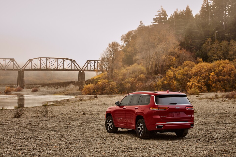 2021-Jeep-GrandCherokeeL-Limited-SUV