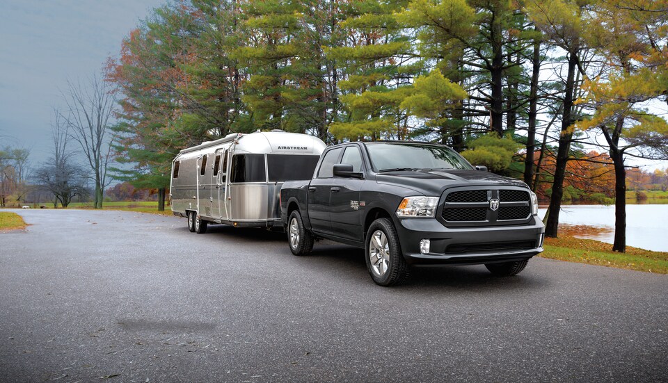 2020-RAM-1500-Classic-Express-CrewCab-Truck-L01.jpeg