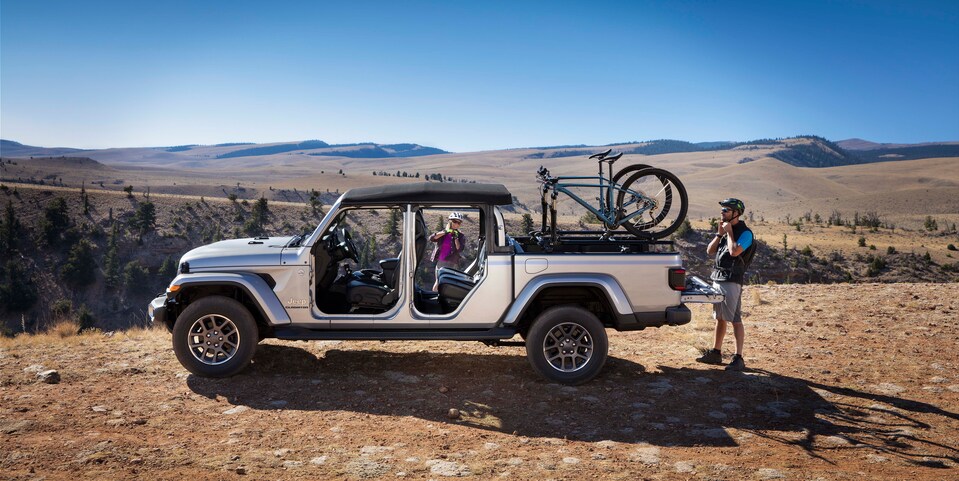 New Jeep Gladiator Overland Truck Silver