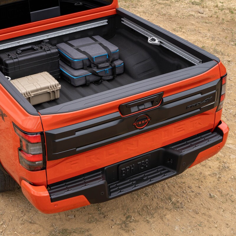 Nissan-Building-800x800.jpg 2025 Nissan Frontier Bed to Carry Heavy Loads