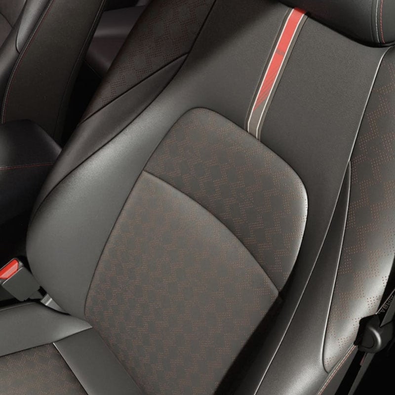 RNis-800x800-int-26-Sentra-seats.jpg Sentra SR with bolstered Zero Gravity seats with sport-design
