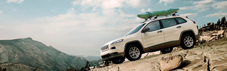 2015-Cherokee-SUV_04.jpg