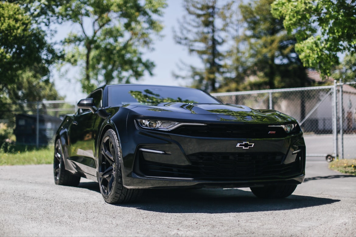 2022 chevy camaro in black.jpg