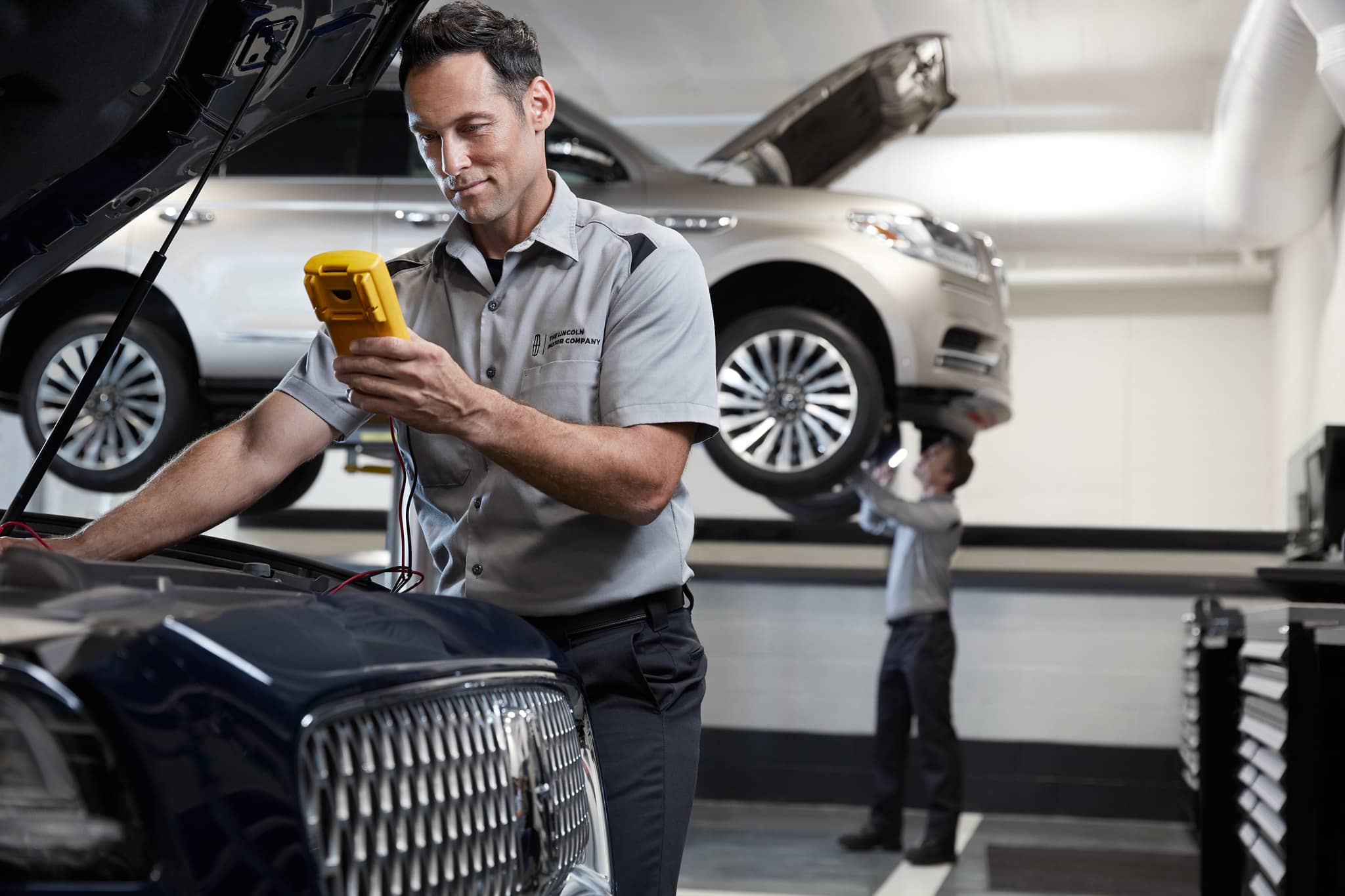 Service Your Premium Vehicle | Ray Pearman Lincoln | Huntsville, AL Service Your Premium Vehicle | Ray Pearman Lincoln | Huntsville, AL