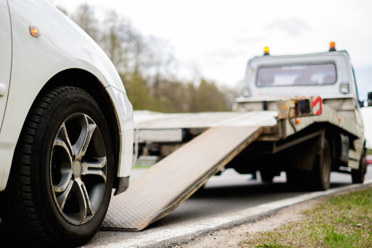 car being towed.jpg
