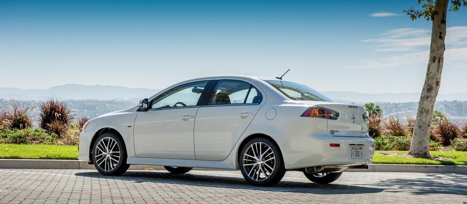 2017-Mitsubishi-Lancer-SE-2.4-Sedan-L01.jpg