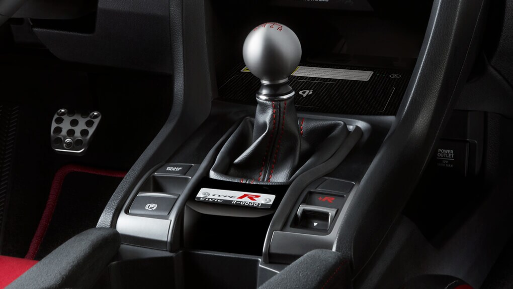 my17_civic_type_r_performance_04.jpg