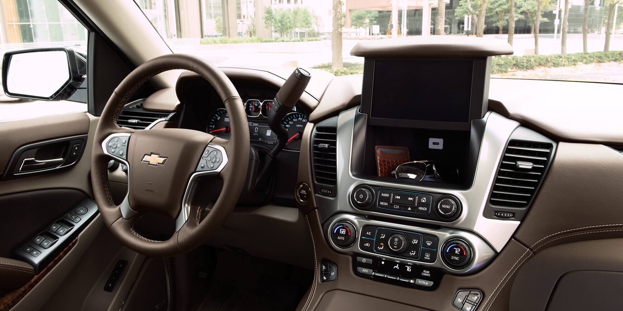 tahoe_dash_2.jpg 2018 Chevrolet Tahoe dashboard