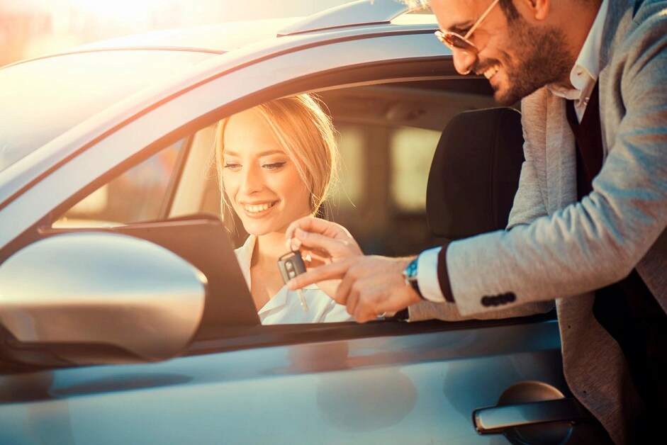 lady purchasing a new car.png