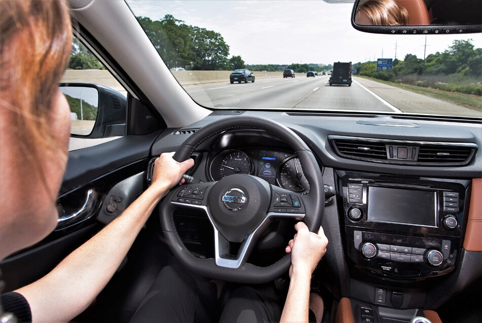 2018_nissan_rogue_propilot_assist_00100.jpg
