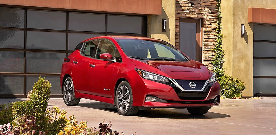 18_nissan_leaf_00100.jpg