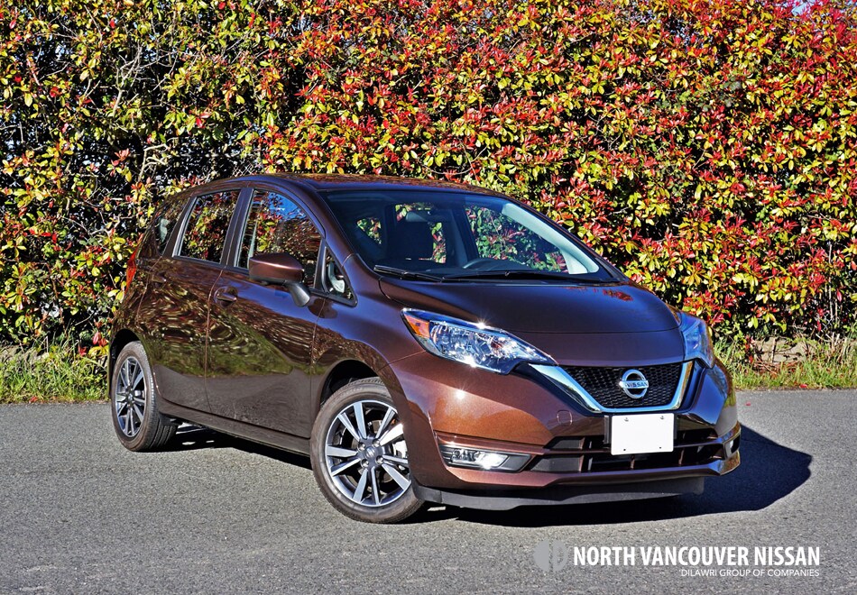 17_nissan_versa_note_sl_00100.jpg