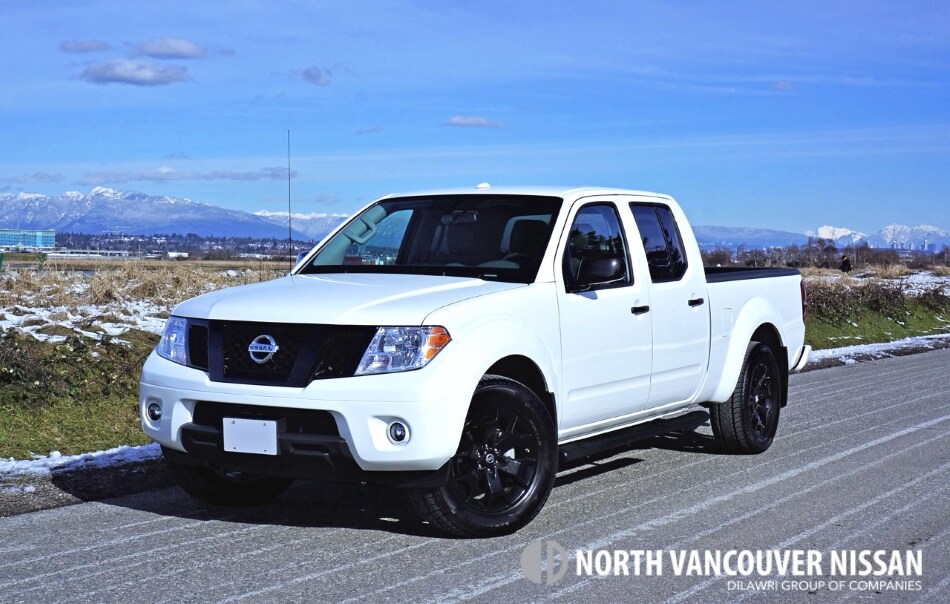 18_nissan_frontier_midnight_edition_crew_cab_4x4_00100.jpg