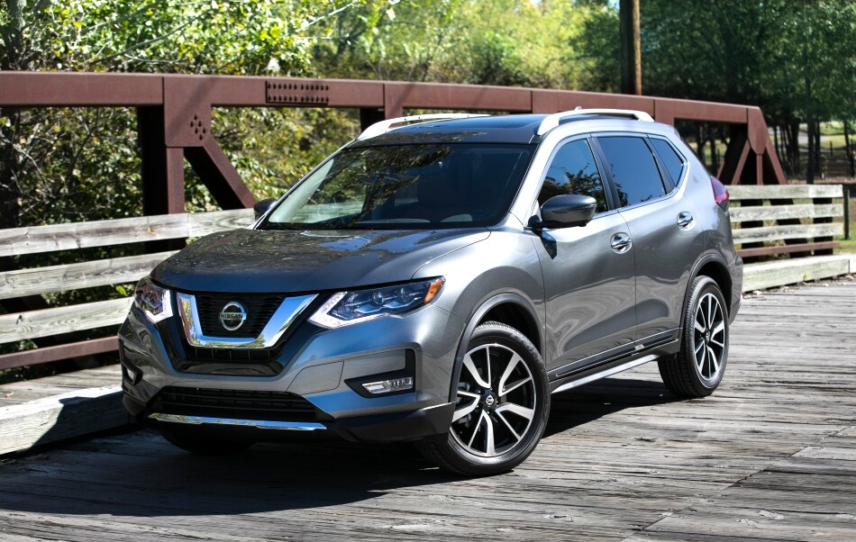 18_nissan_rogue_00100.jpg