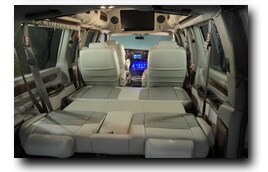 a19e9bb0621610058c3a10145efa6b30.png explorer rear interior