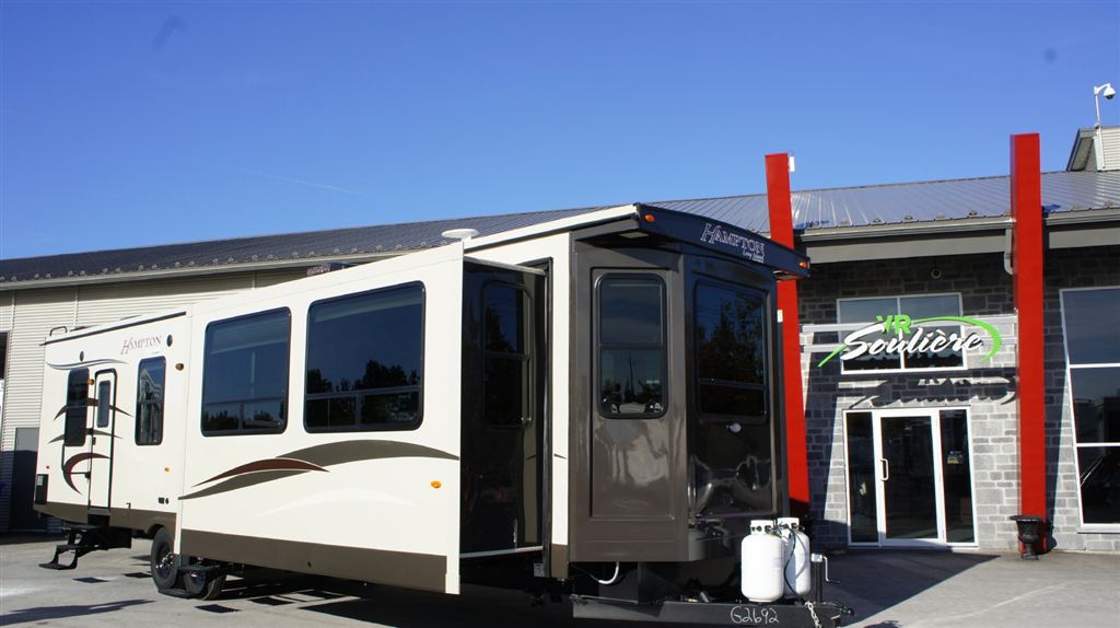 CROSSROADS RV HAMPTON HT38FL