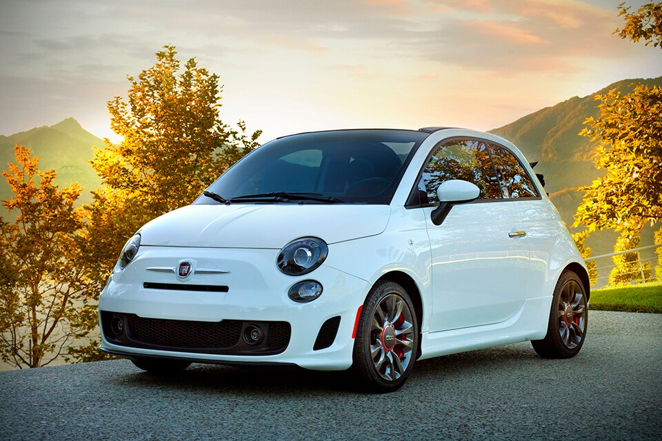 2014-Fiat 500c GQ Edition side view with landscape