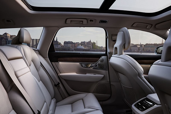 2017volvov90interior.jpg