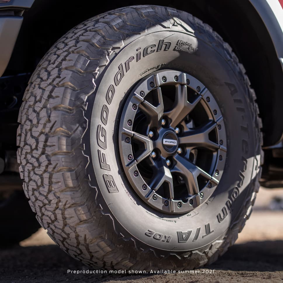 2021 Ford F-150 Raptor tire
