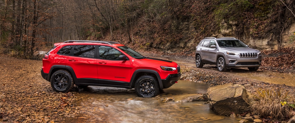2020-Jeep-Cherokee-TrailHawk-SUV-L02 (2).png