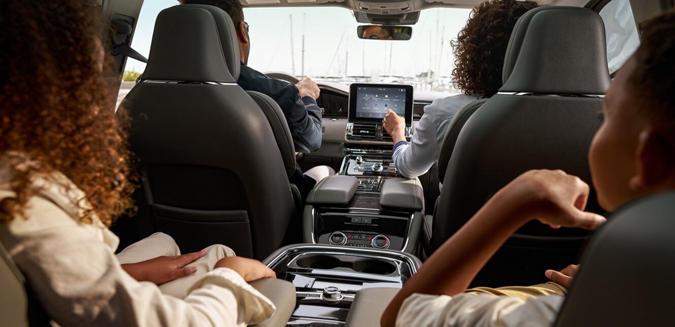 Lincoln Navigator Interior Family.jpg