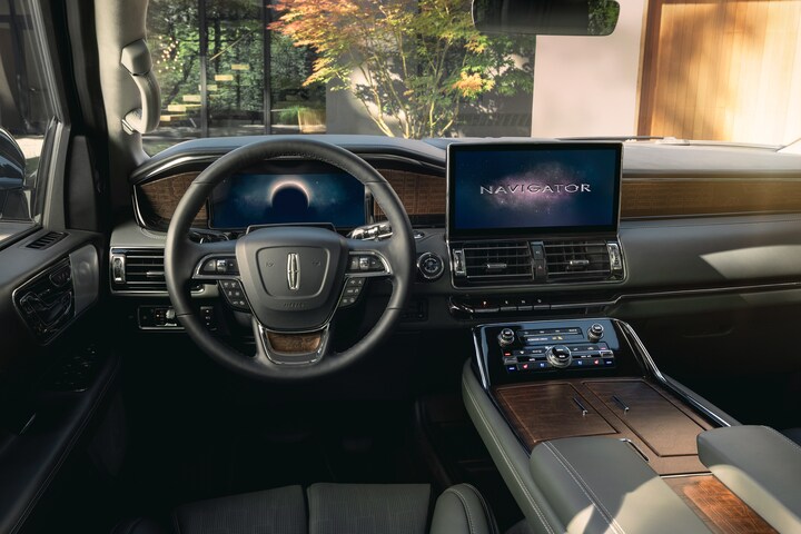 2022-Lincoln-Navigator-BlackLabel-SUV-I01.jpeg